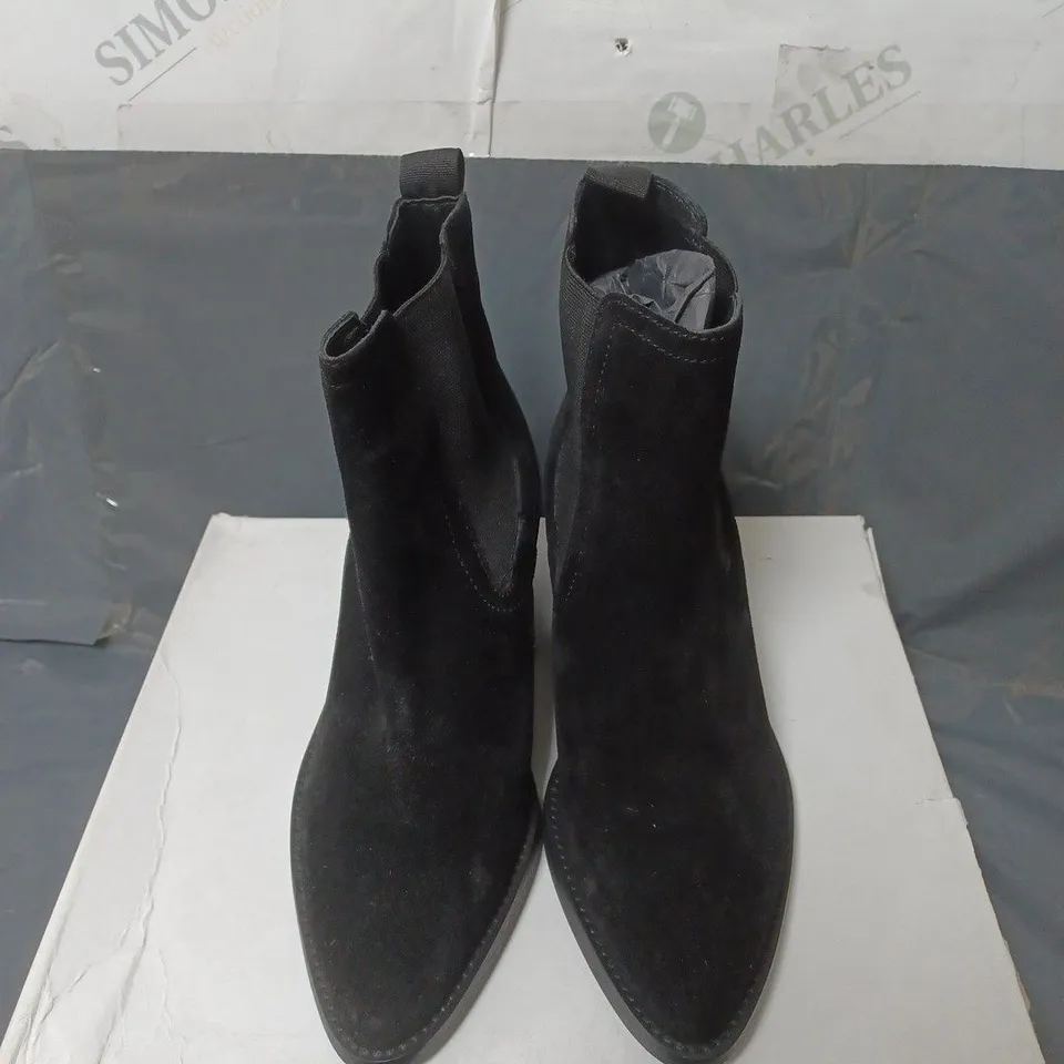 BOXED PAOR OF WOMENS BLACK SUEDE ANKLE BOOTS SIZE 36