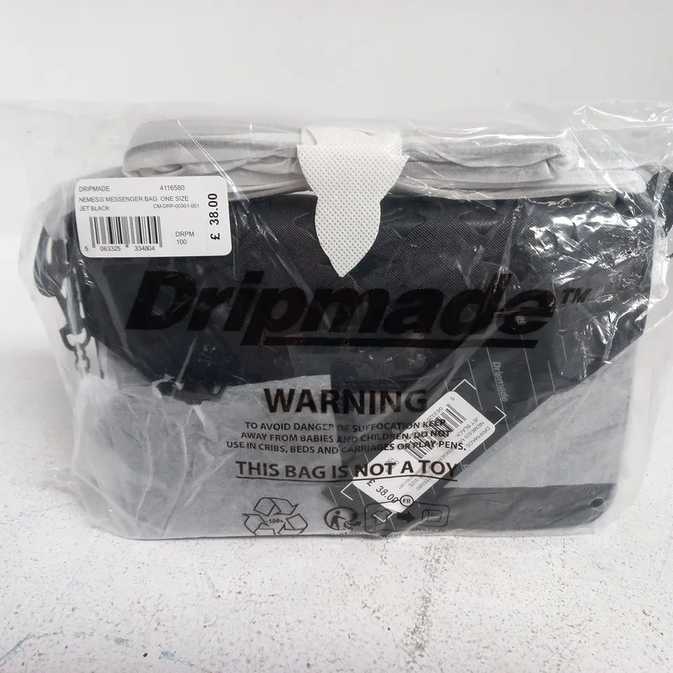 DRIPMADE NEMESIS MESSENGER BAG – ONE SIZE, JET BLACK