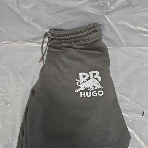 HUGO RACING BULLS DESWICK REFLECTIVE LOGO SHORTS - SIZE M