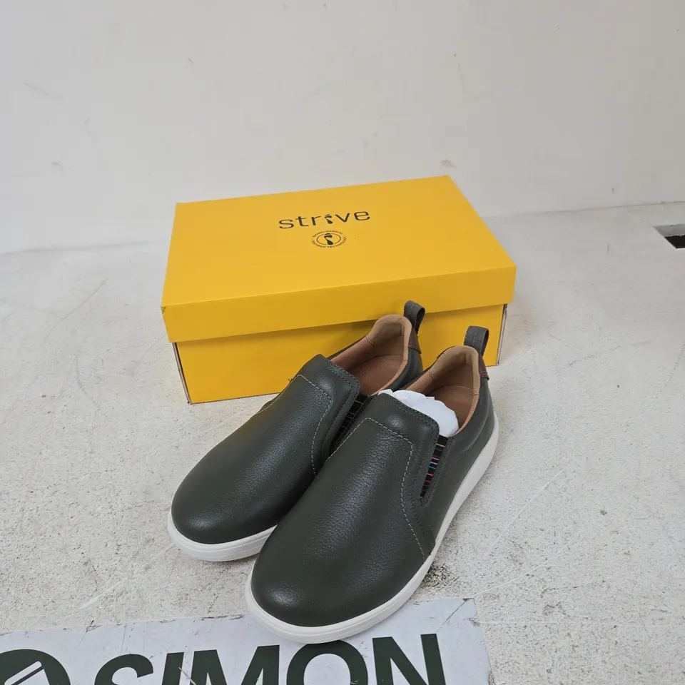 STÈVE VALERIE OLIVE SLIP-ON SHOES – UK 6 (US 8 / EUR 39)