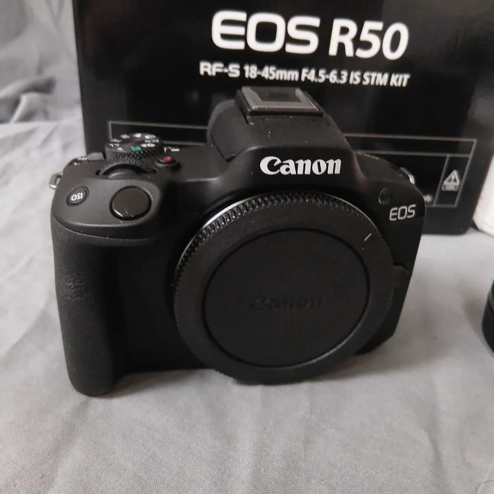 CANON EOS R50 DIGITAL CAMERA WITH 18-45MM KIT LENS + DM-E100 STEREO MICROPHONE