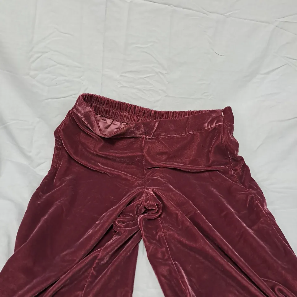 NYNNE COLLECTION BURGUNDY VELVET PANTS – SIZE L 