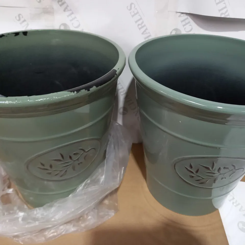 PAIR OF OLIVE GREEN 30CM PLASTIC PLANTERS RRP £28.99
