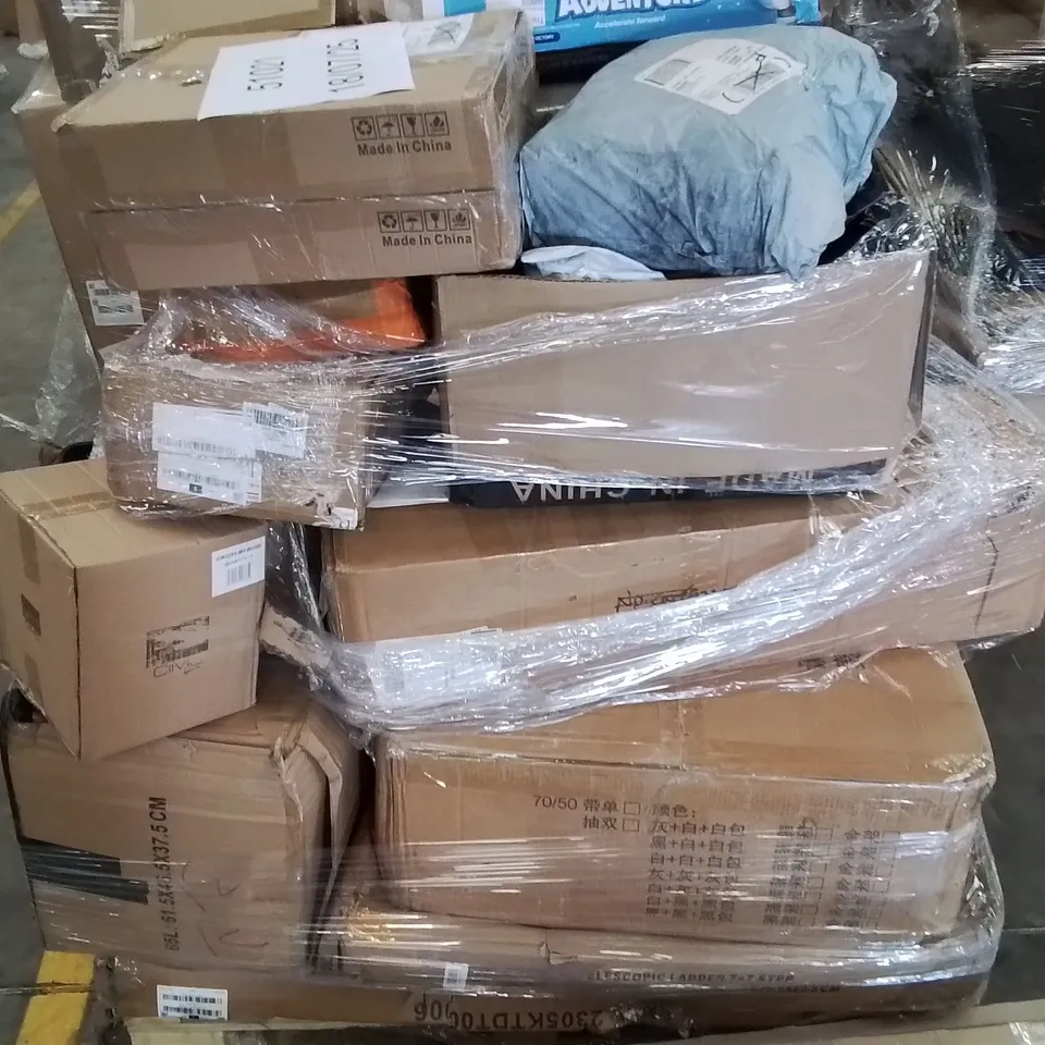 PALLET CONTAINING VARIOUS ASSORTED HOUSEHOLD CUSTOMER RETURNS TO INCLUDE: CAR RACING GAME,  FURNITURE PARTS,  JUICER AND LOTS MORE UNMARKED BOXED ITEMS 