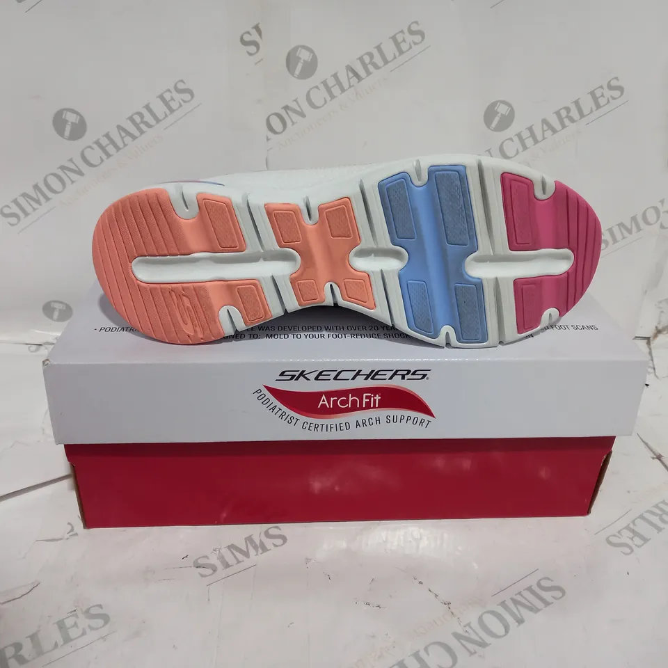 SKETCHERS ARCH FIT MONO LACE-UP TRAINERS UK SIZE 6