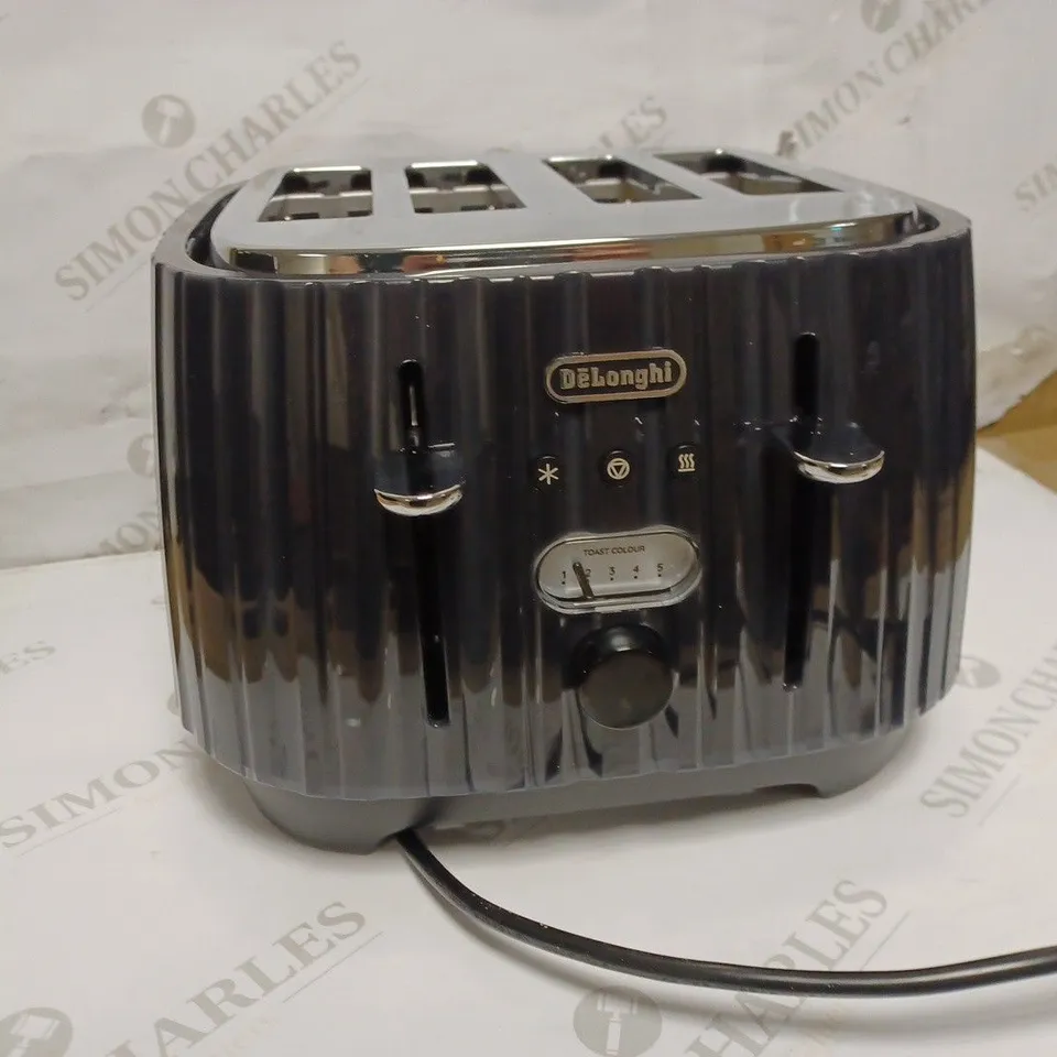 DE'LONGHI BALLERINA 4-SLOT TOASTER