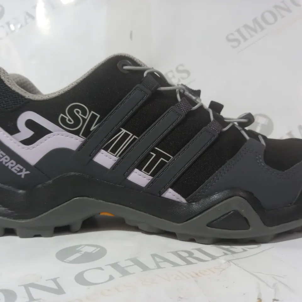 BOXED PAIR OF ADIDAS TERREX SWIFT R2 SHOES IN BLACK/LILAC UK SIZE 6