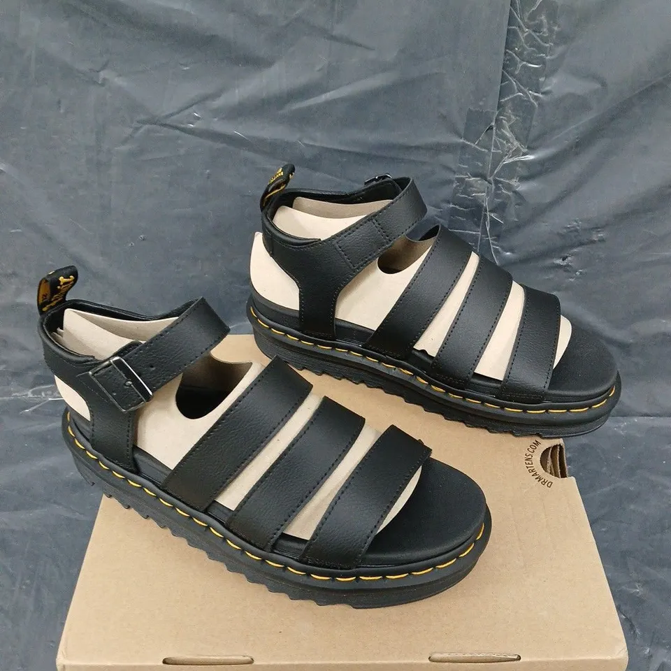 BOXED PAIR OF DR MARTENS BLAIRE BLACK ATHENA UK 8