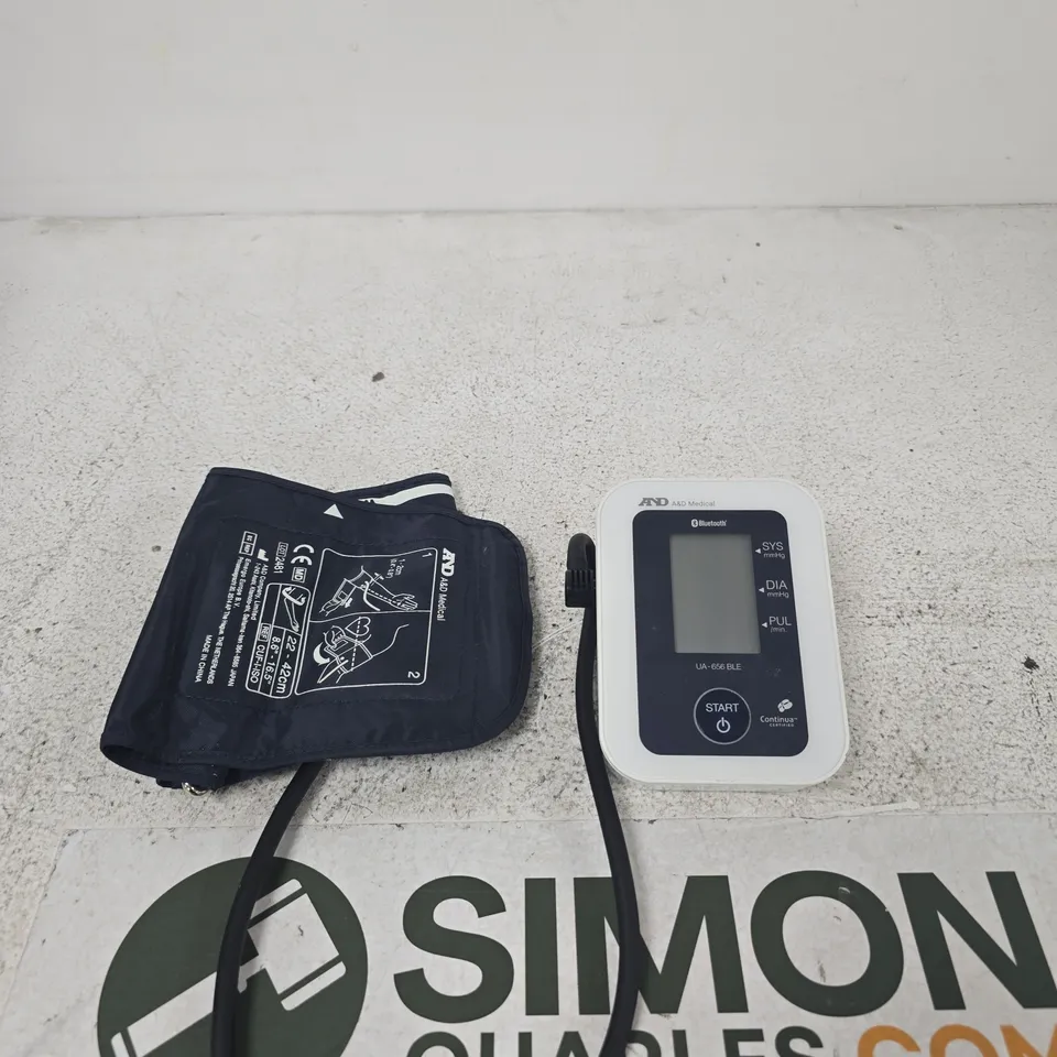 A&D MEDICAL BLOOD PRESSURE MONITOR WITH ARM CUFF 
