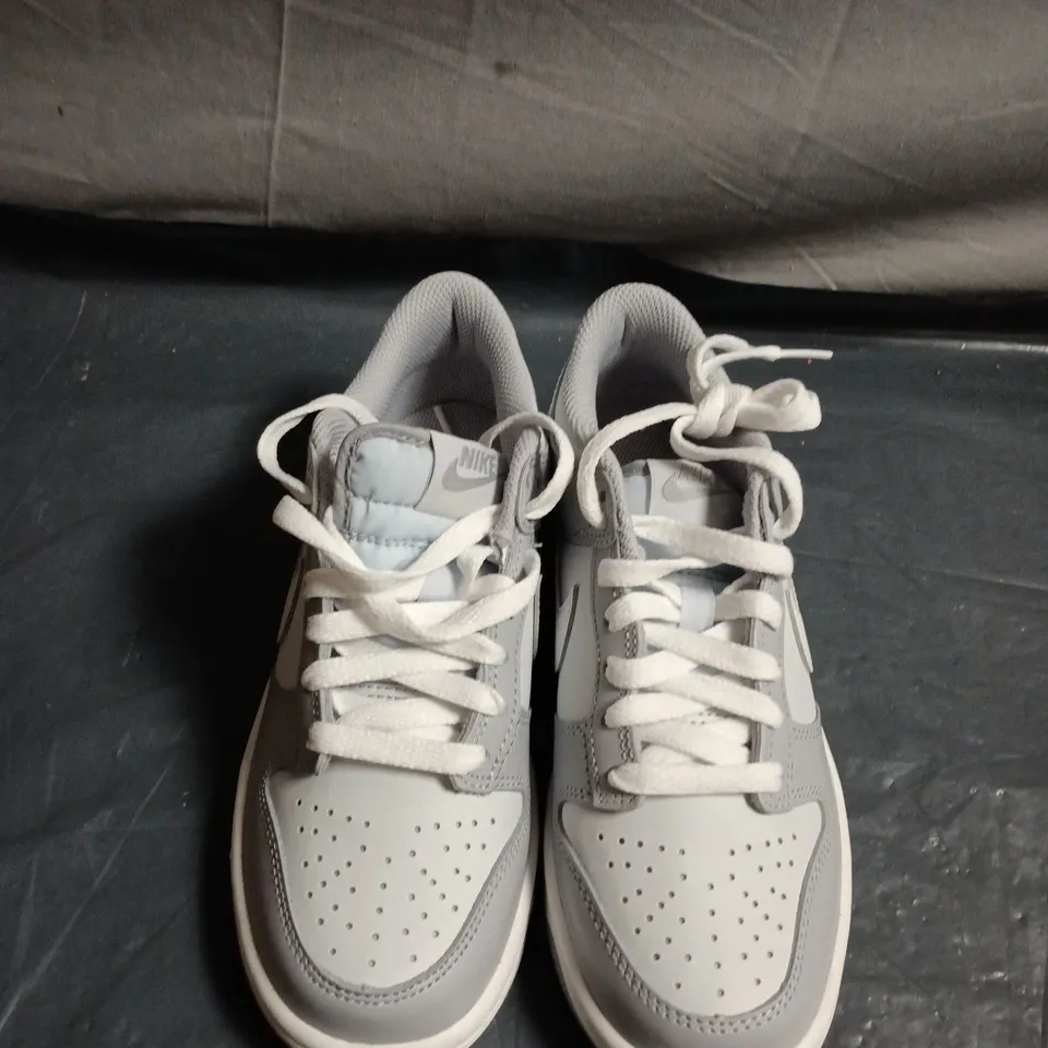 PAIR OF NIKE SNEAKERS – GREY/WHITE, LOW-TOP = UK SIZE 3.5