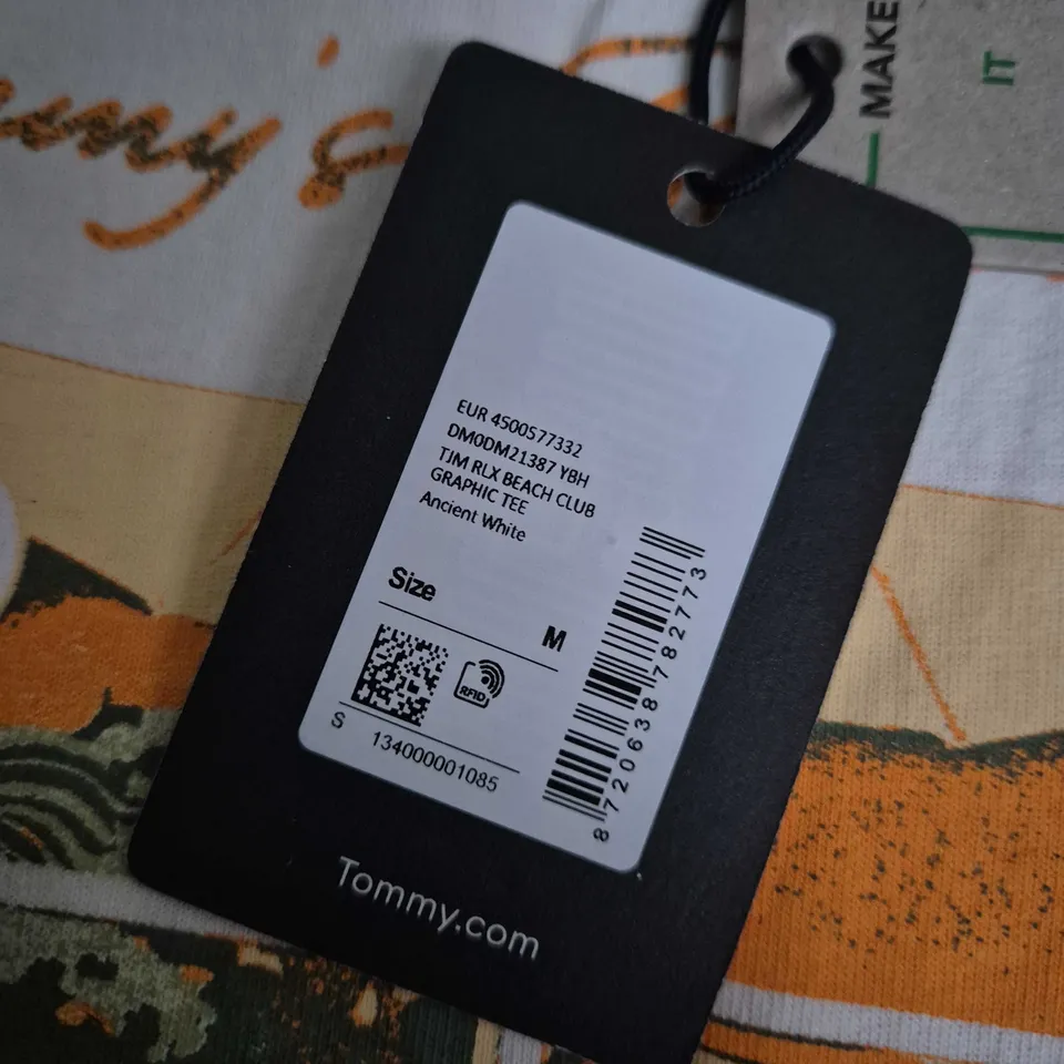 TOMMY JEANS GRAPHIC T-SHIRT – WHITE, SIZE M