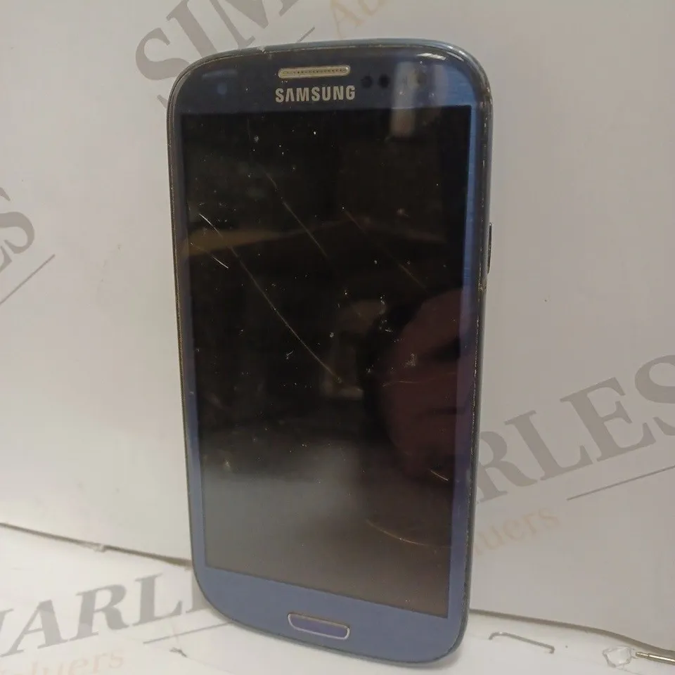 SAMSUNG I9300 GALAXY S3 SMARTPHONE