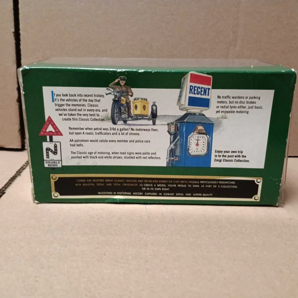 CORGI CLASSIC MODELS DIE-CAST VAN – EVENING STANDARD LIVERY, BOXED DISPLAY MODEL