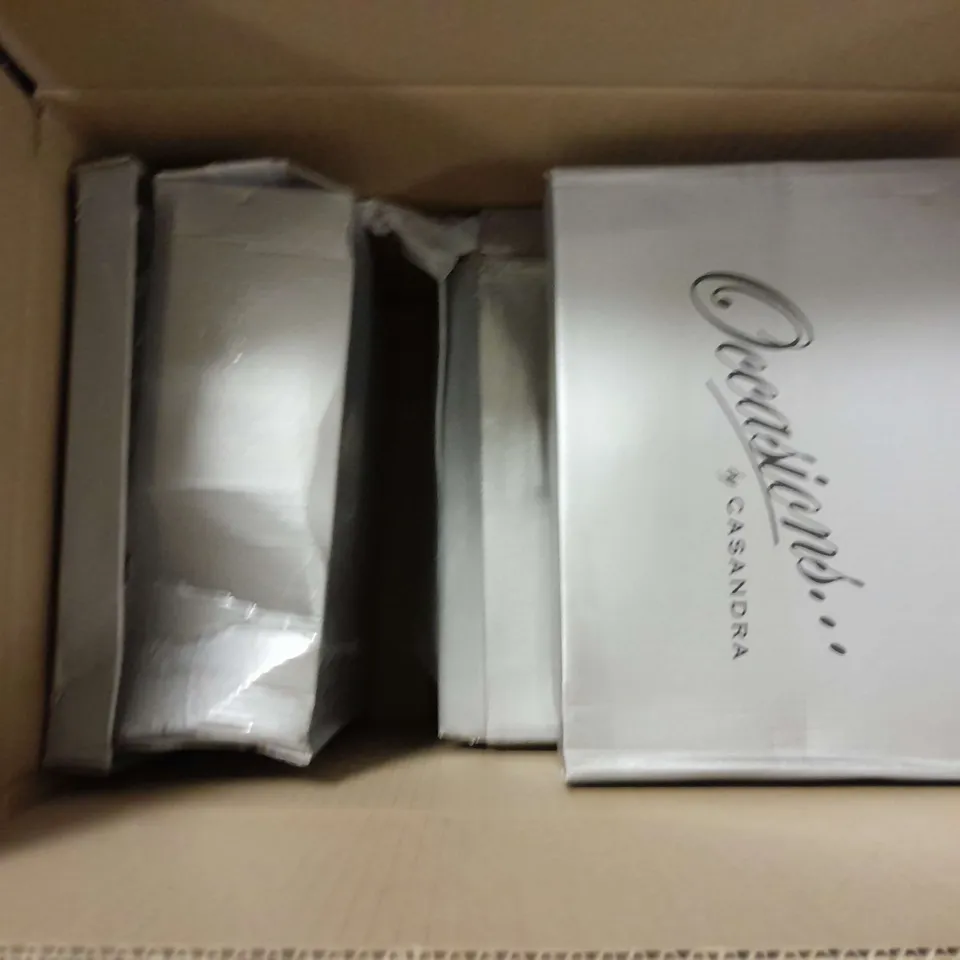 APPROXIMATELY 4 ASSORTED BOXED PAIRS OF SHOES IN VARIOUS SIZES TO INCLUDE CASANDRA, OCCASIONS BY CASANDRA, ETC