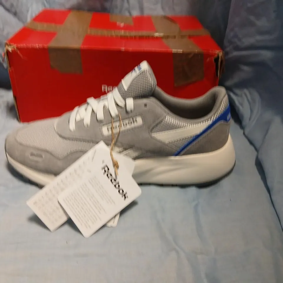 REEBOK GREY/WHITE TRAINERS WITH BLUE ACCENT SIZE 8