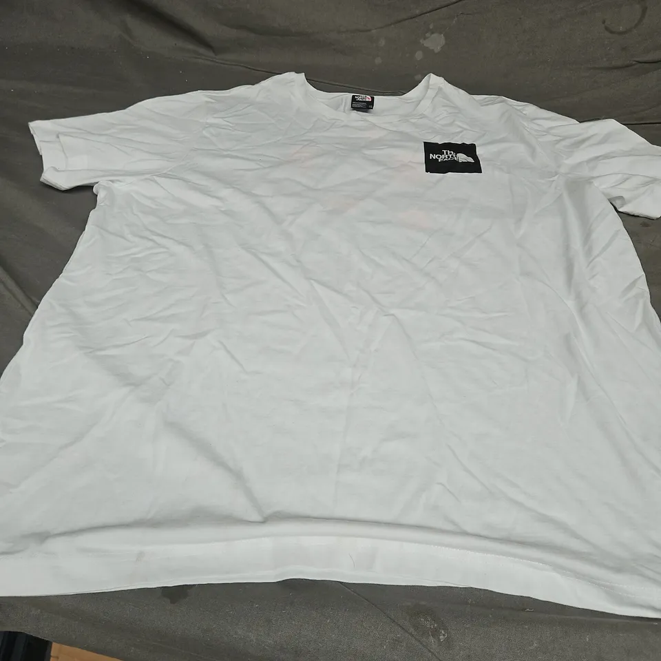 THE NORTH FACE LOGO T-SHIRT, WHITE/BLACK- UK SIZE XXL