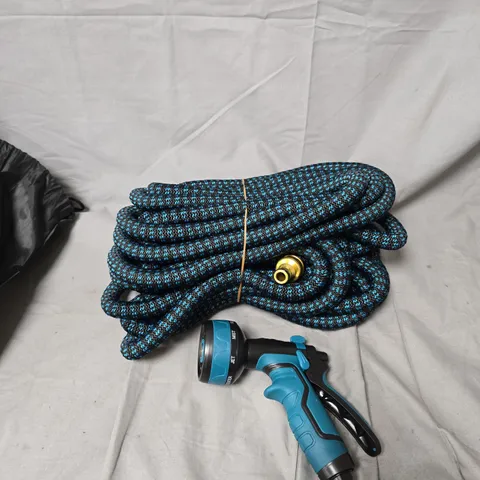 EXPANDABLE BRAIDED GARDEN HOSE WITH SPRAY NOZZLE – BLUE/BLACK