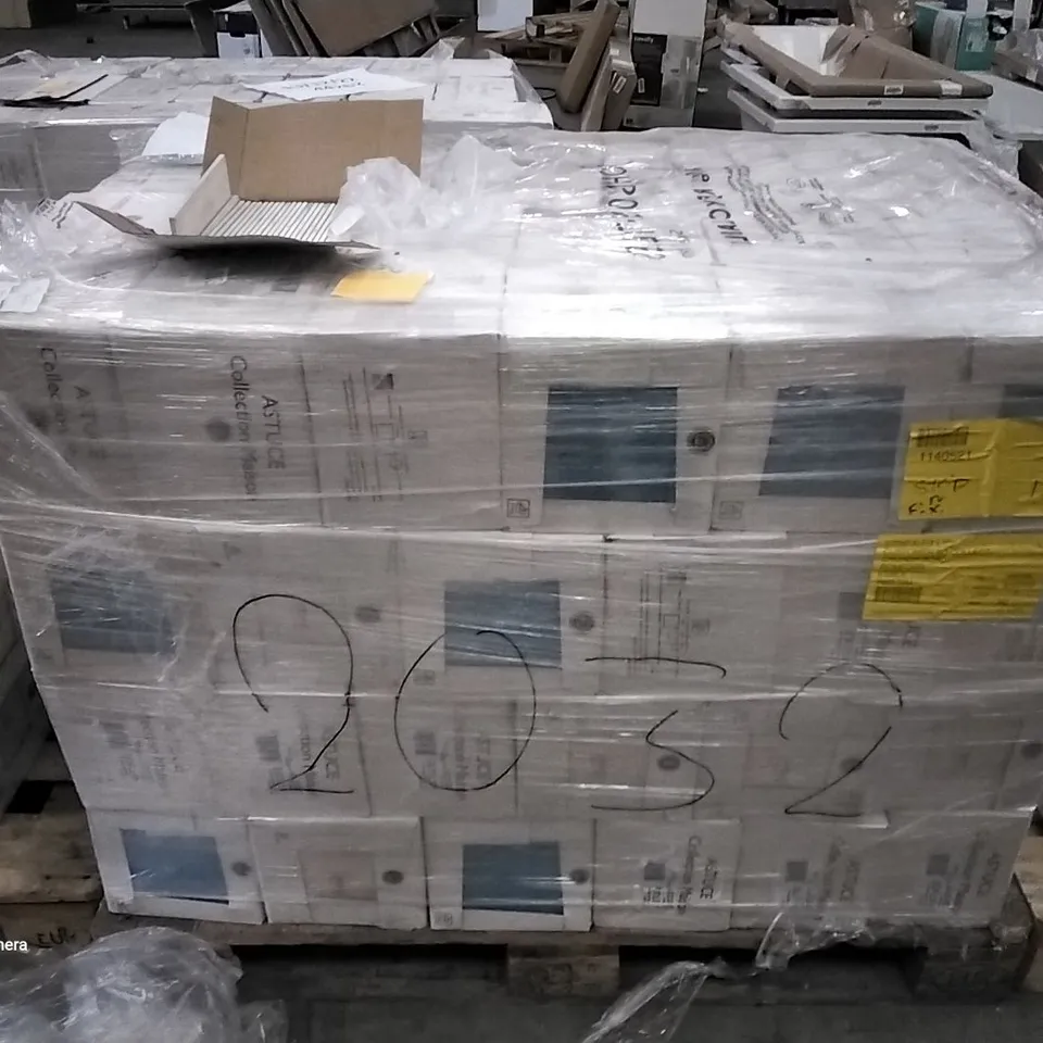 PALLET OF 96 BOXES OF 25 BRAND NEW BRIL BLUE CYCLADS ASTUCE 20x20cm TILES - EACH PACK COVERS APPROXIMATELY 1M² (TOTAL APPROX. 96 Sq.Metres)