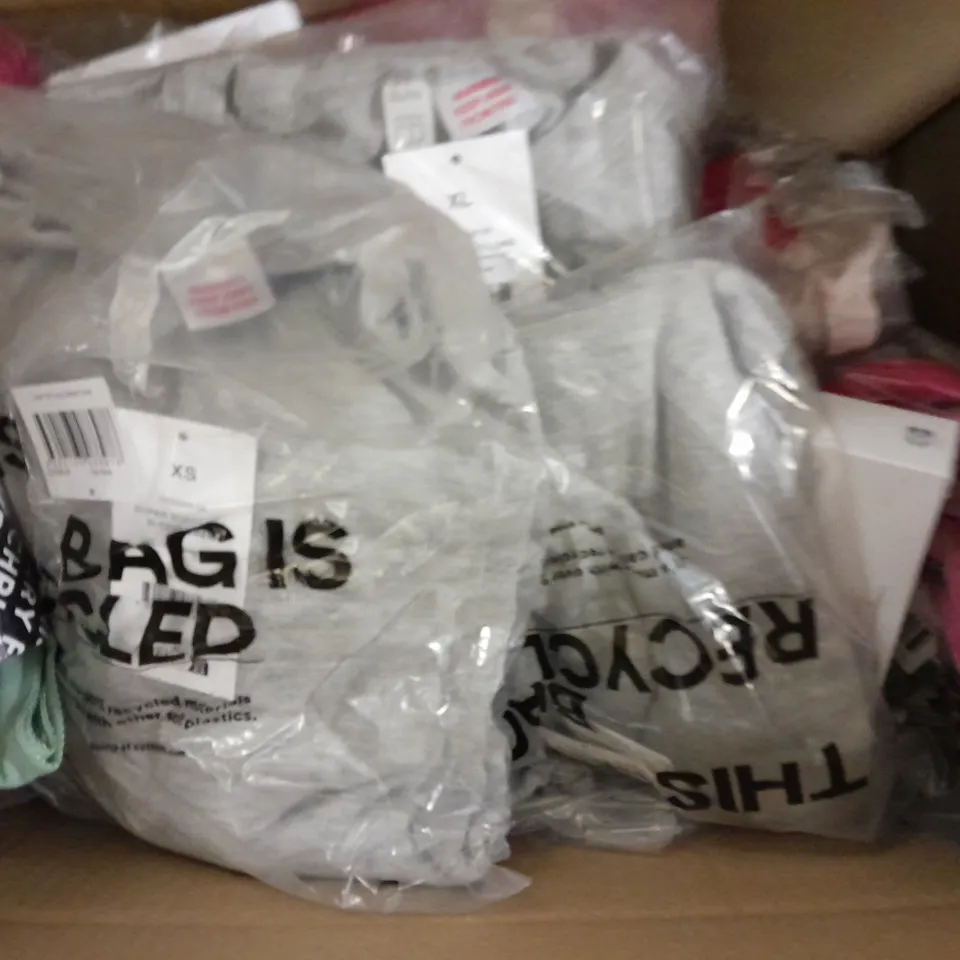 BOX OF APPROXIMATELY 10 ASSORTED ITEMS TO INCLUDE - BODY PREMIUM ZIP SPORTS BRA - IBODY G STRING XS PANTS - WRAPPING PAPER ECT