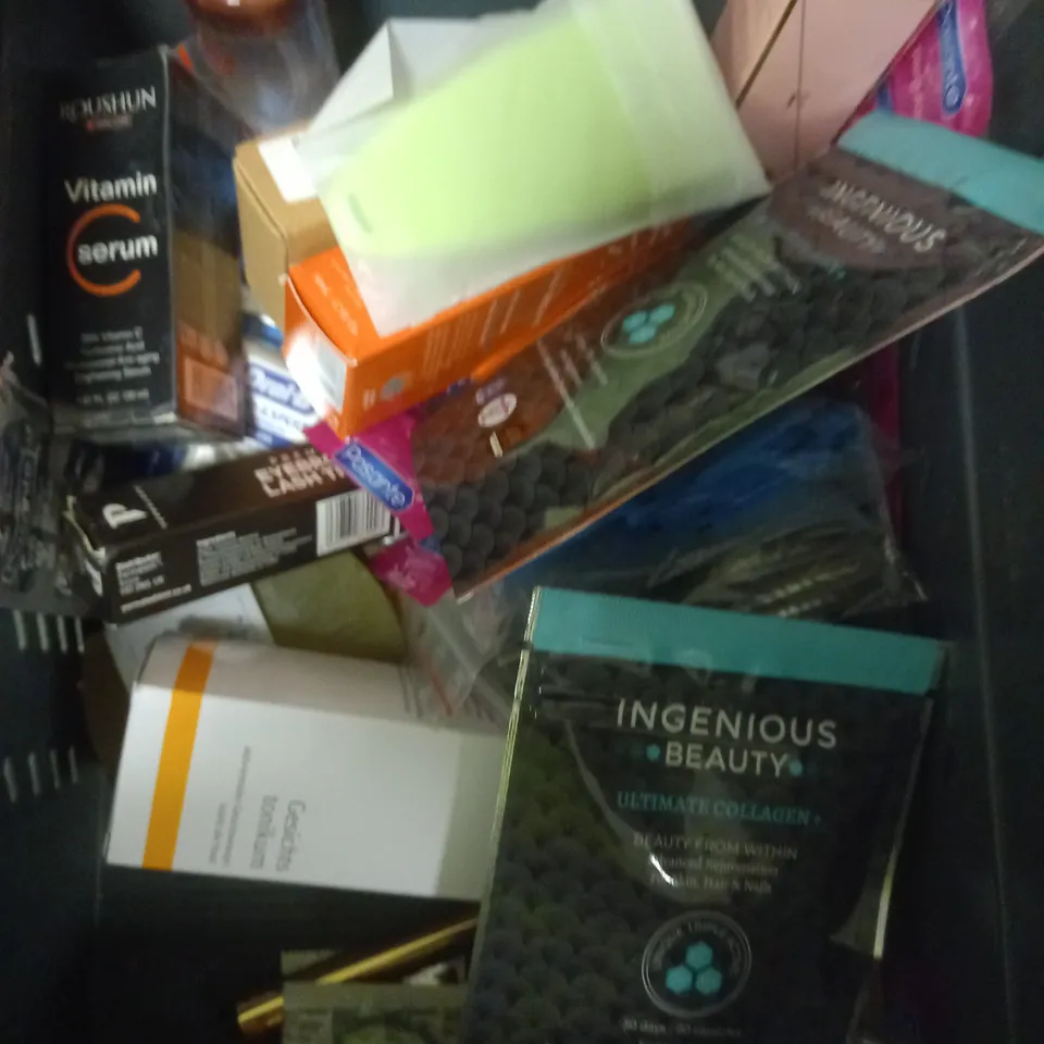 APPROXIMATELY 20 ASSORTED COSMETIC PRODUCTS TO INCLUDE - SENSES SHOWER CREAM - NIVEA MEN FACE WASH - SHINE WATERMELON PLUMP LIPSTICK - ETC 