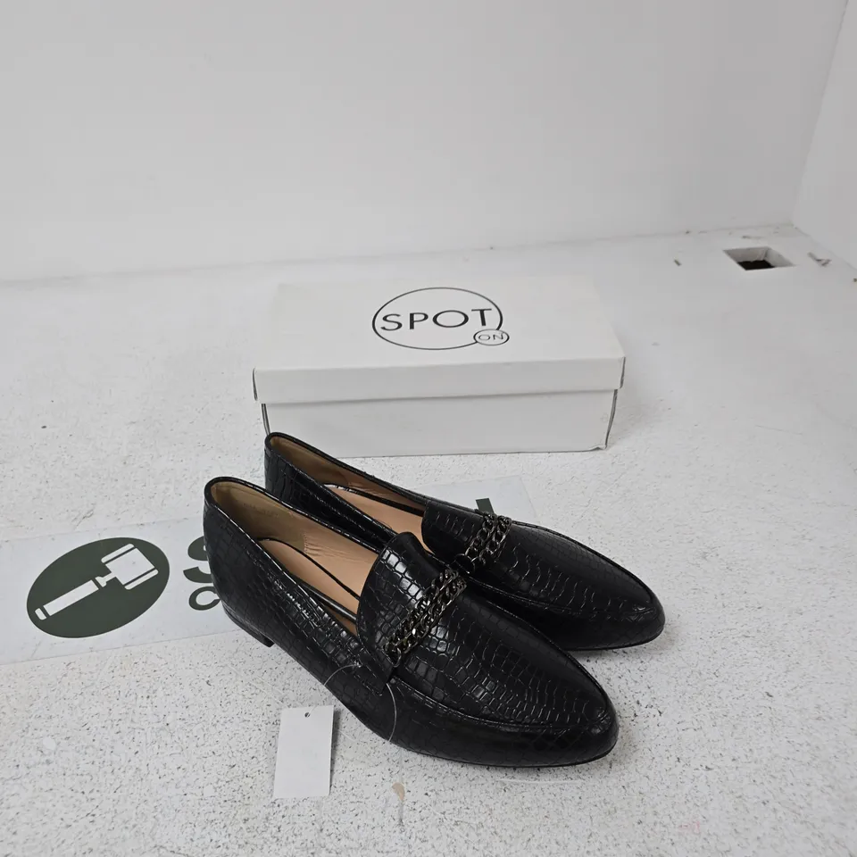 SPOT ON BLACK CROCODILE-EFFECT LOAFERS – WOMEN'S, UK 8 (EU 41)