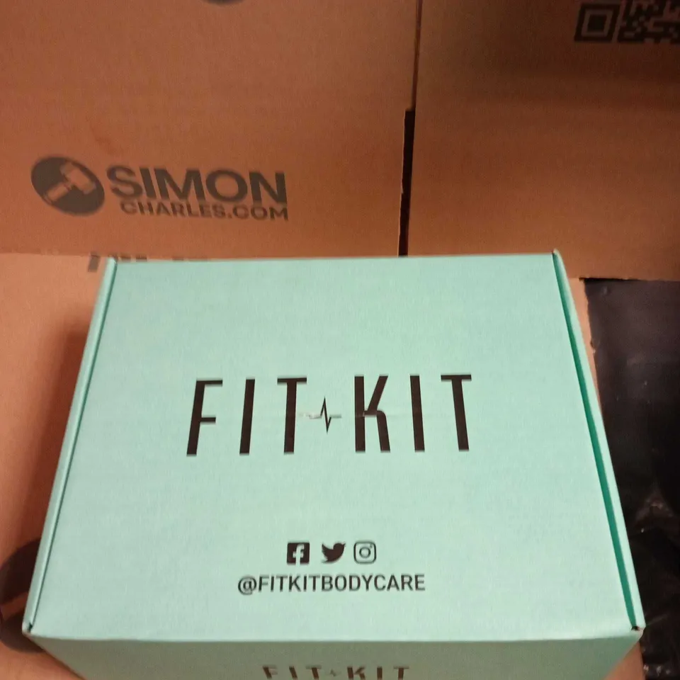 FIT KIT Bodycare Set – Boxed turquoise kit with Shampoo & Conditioner and Moisturiser