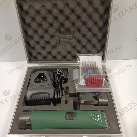 MASTERCLIP PROFESSIONAL HAIR CLIPPER SET & CASE 