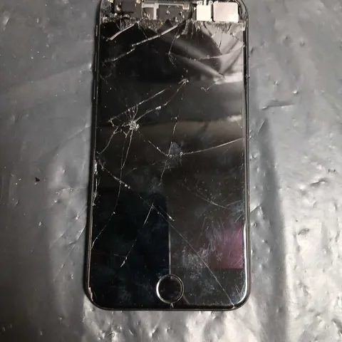 APPLE IPHONE – BLACK, CRACKED SCREEN MODEL UNVERIFIED