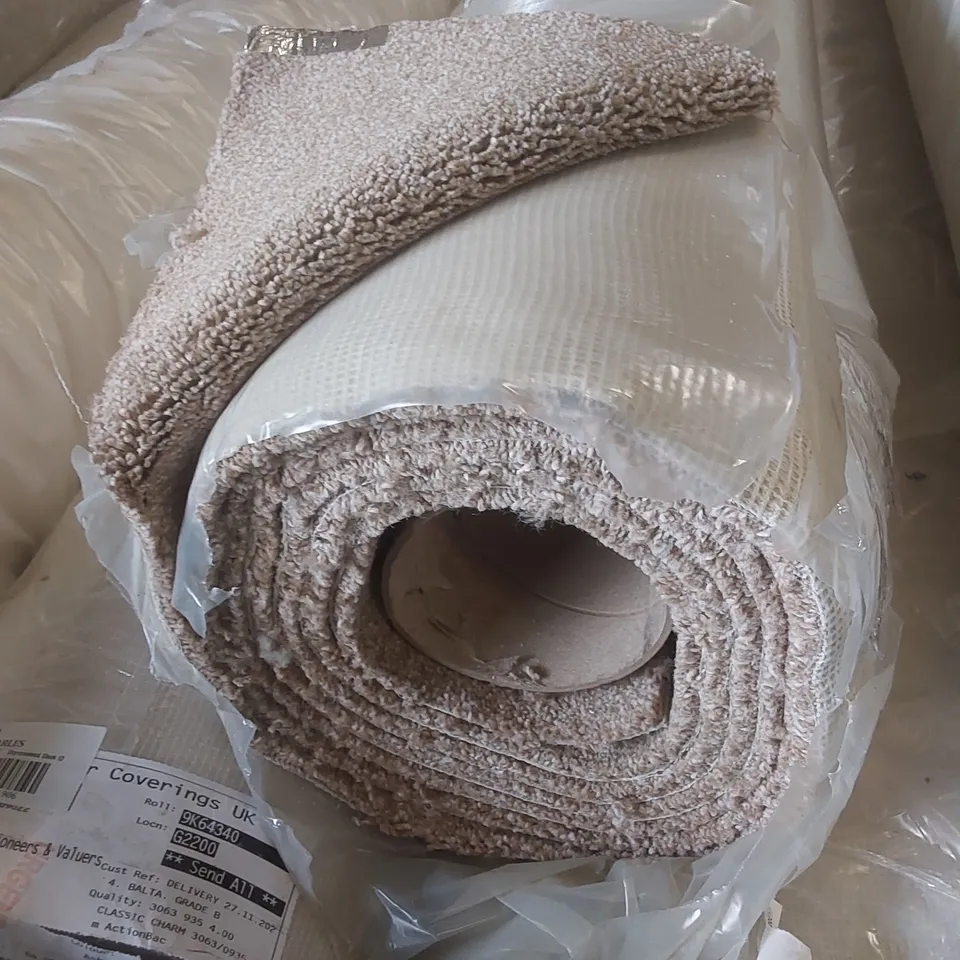 ROLL OF QUALITY STS HERITAGE LUXURY MUSHROOM CARPET // APPROX SIZE: 4 X 3.5m