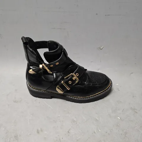 UNBOXED PAIR OF RIVER ISLAND BUCKLE STRAP BOOTS IN BLACK - 6