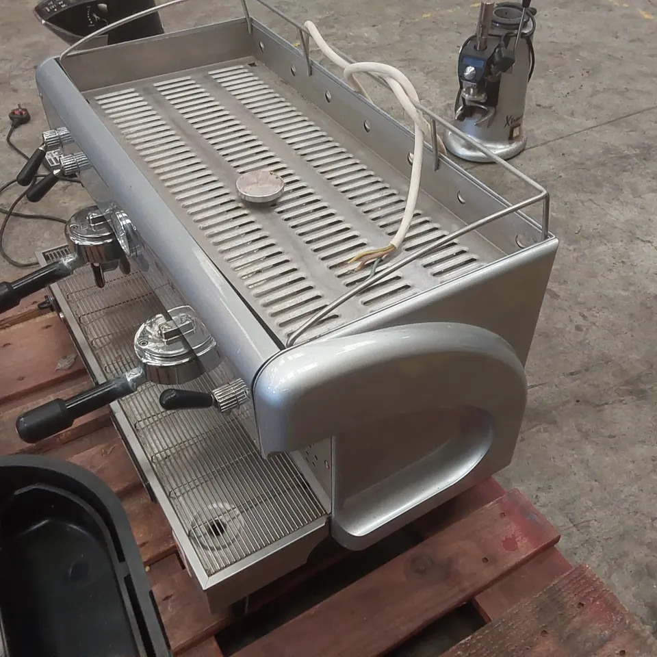 ELEKTRA MAXI COMMERCIAL 2 GROUP COFFEE MACHINE