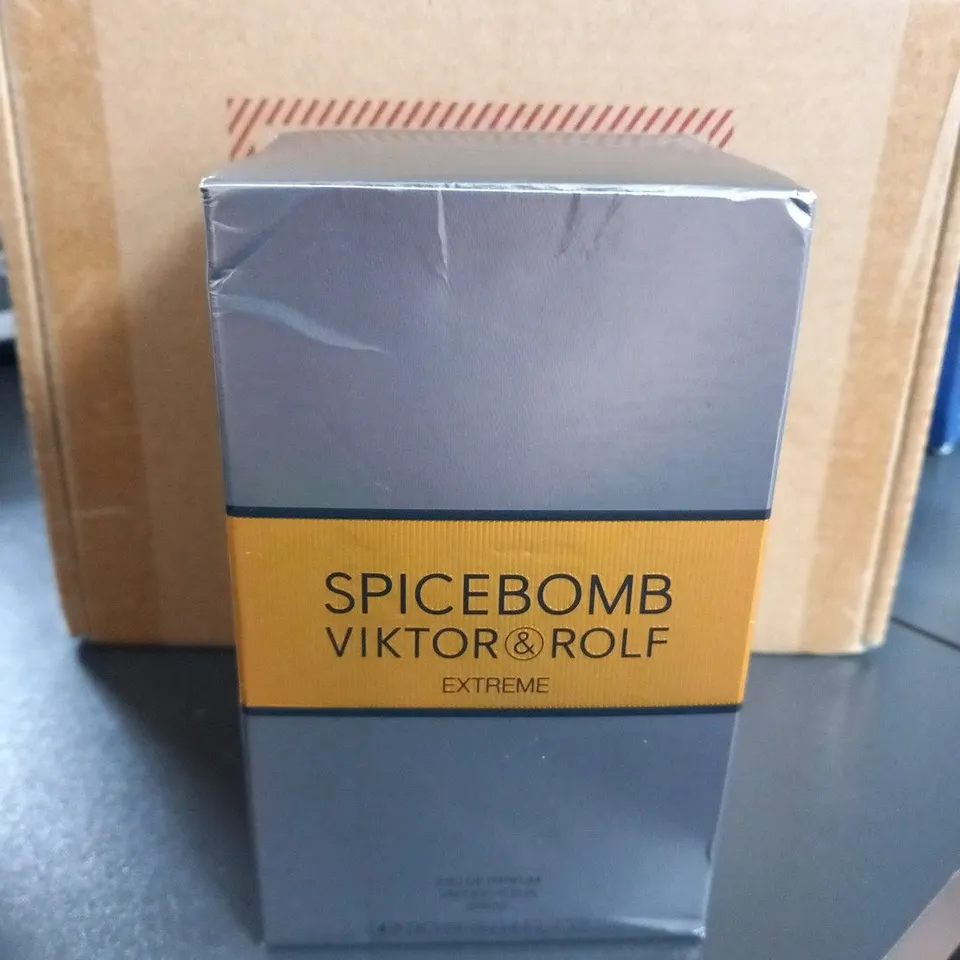 BOXED SPICEBOMB VIKTOR AND ROLF EXTREME EAU DE PARFUM 90ML