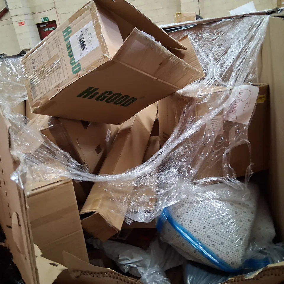 PALLET CONSISTING OF A LARGE QUANTITY OF ASSORTED HOUSEHOLD AND ELECTRICAL PRODUCTS AND ACCESSORIES TO INCLUDE;