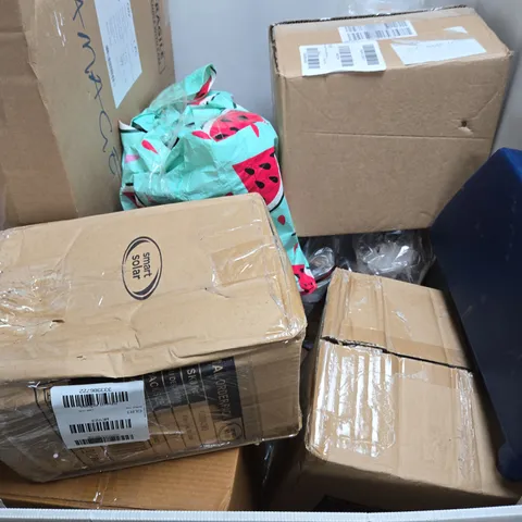APPROXIMATELY 15 ASSORTED FAULTY/DAMAGED HOUSEHOLD PRODUCTS TO INCLUDE HOME DECOR, DRAWERS, CURTAIN SET ETC - COLLECTION ONLY