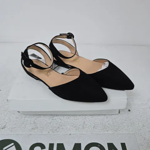 SPOT ON BLACK ANKLE-STRAP POINTED-TOE FLATS – UK 3