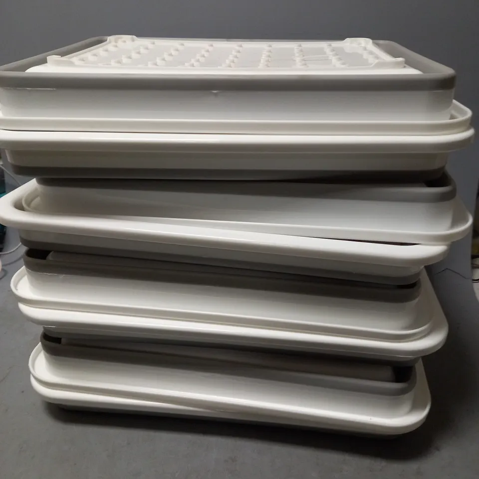 LOT OF 8 COLLAPSIBLE DISH DRAINERS