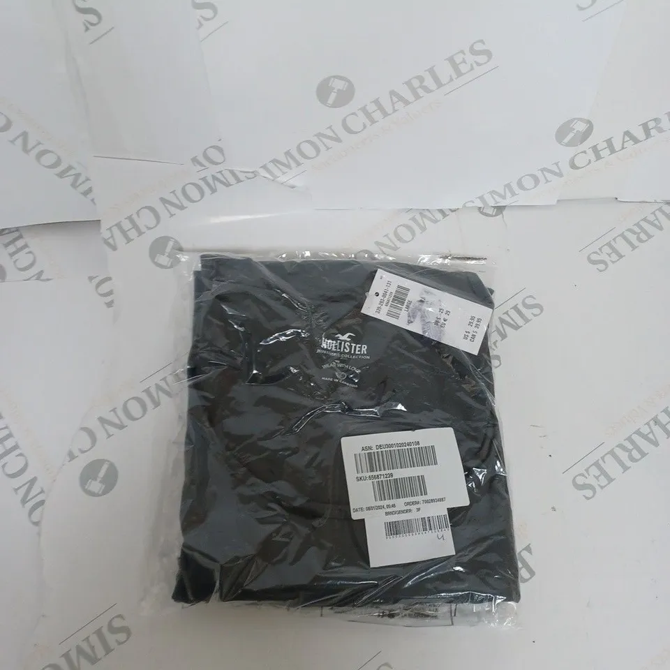 BAGGED HOLLISTER CASUAL T-SHIRT SIZE L