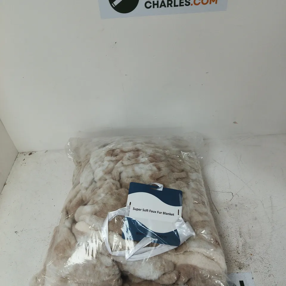 SUPER SOFT FAUX FUR BLANKET – 150 X 200 CM