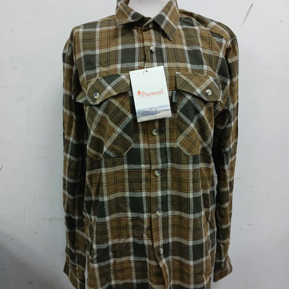 MEN'S SHIRT OLIVE KHAKI FROM PINEWOOD - SIZE MEDIUM