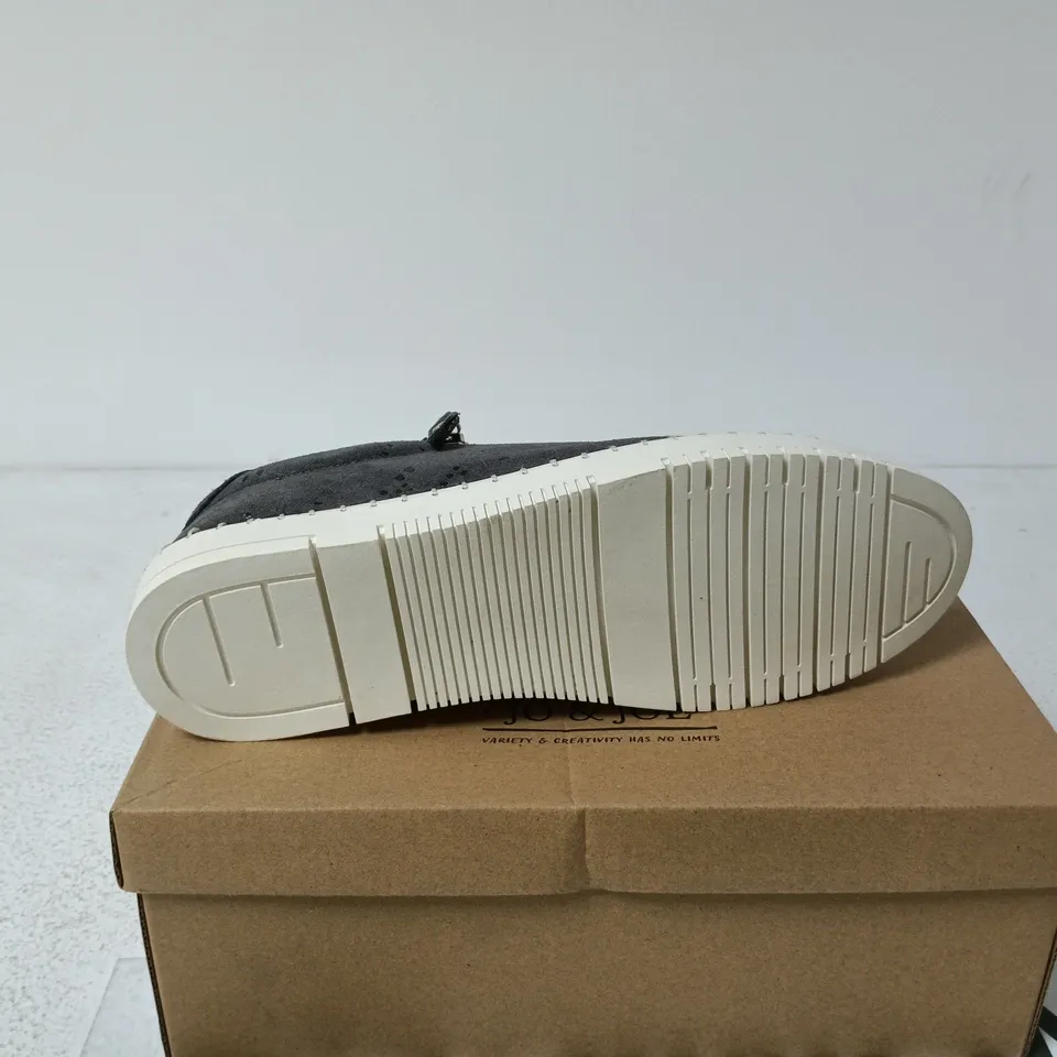JO AND JOE PORTO GREY SIZE 7 BOXED