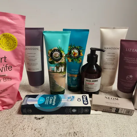 APPROX 12 ASSORTED BEAUTY PRODUCTS TO INCLUDE NANOGEN SHAMPOO, HERBAL ESSENCES CONDITIONER, NEOM SCENT SET, ETC