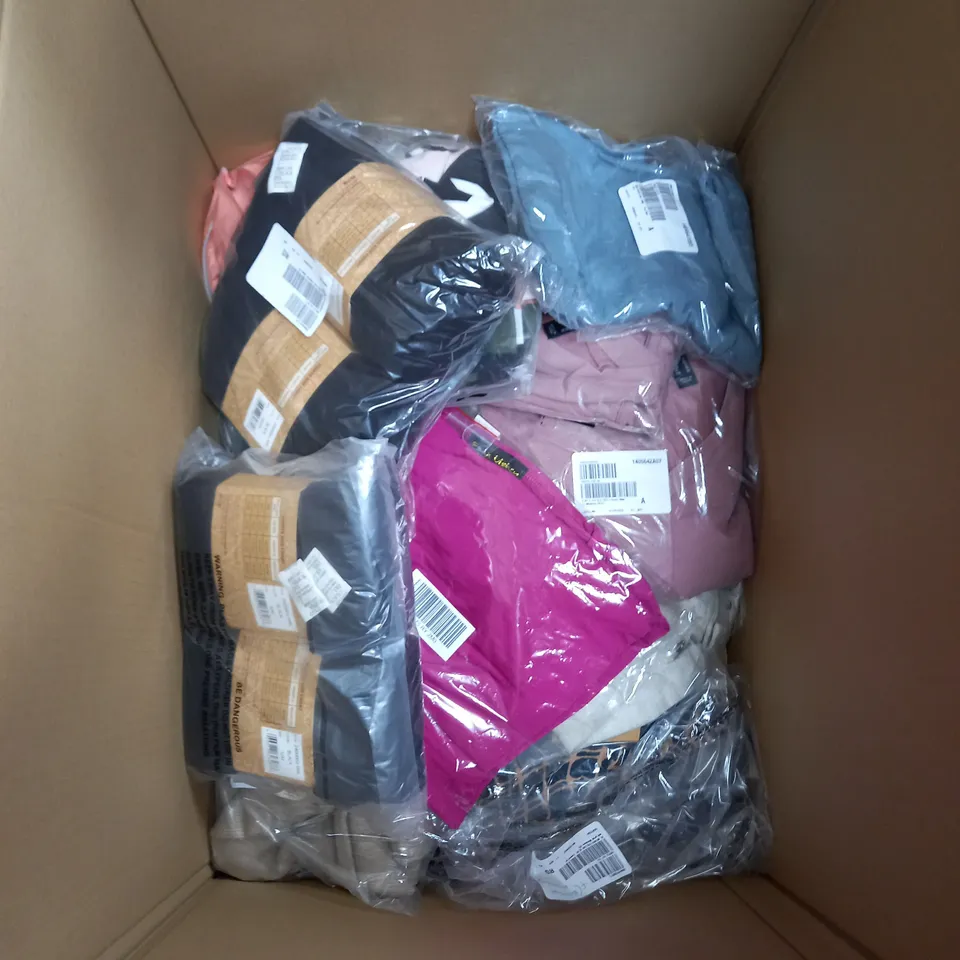 APPROXIMATELY 20 ASSORTED LADIES CLOTHING IN VARIES SIZES, COLOURS AND STYLES