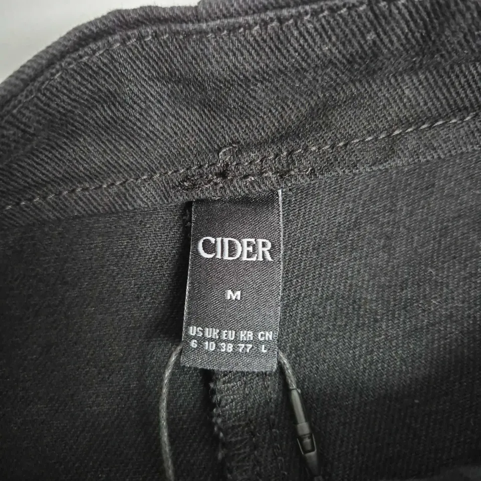CIDER WOMEN'S BLACK SHORTS – SIZE M, SIDE BUCKLE DETAIL