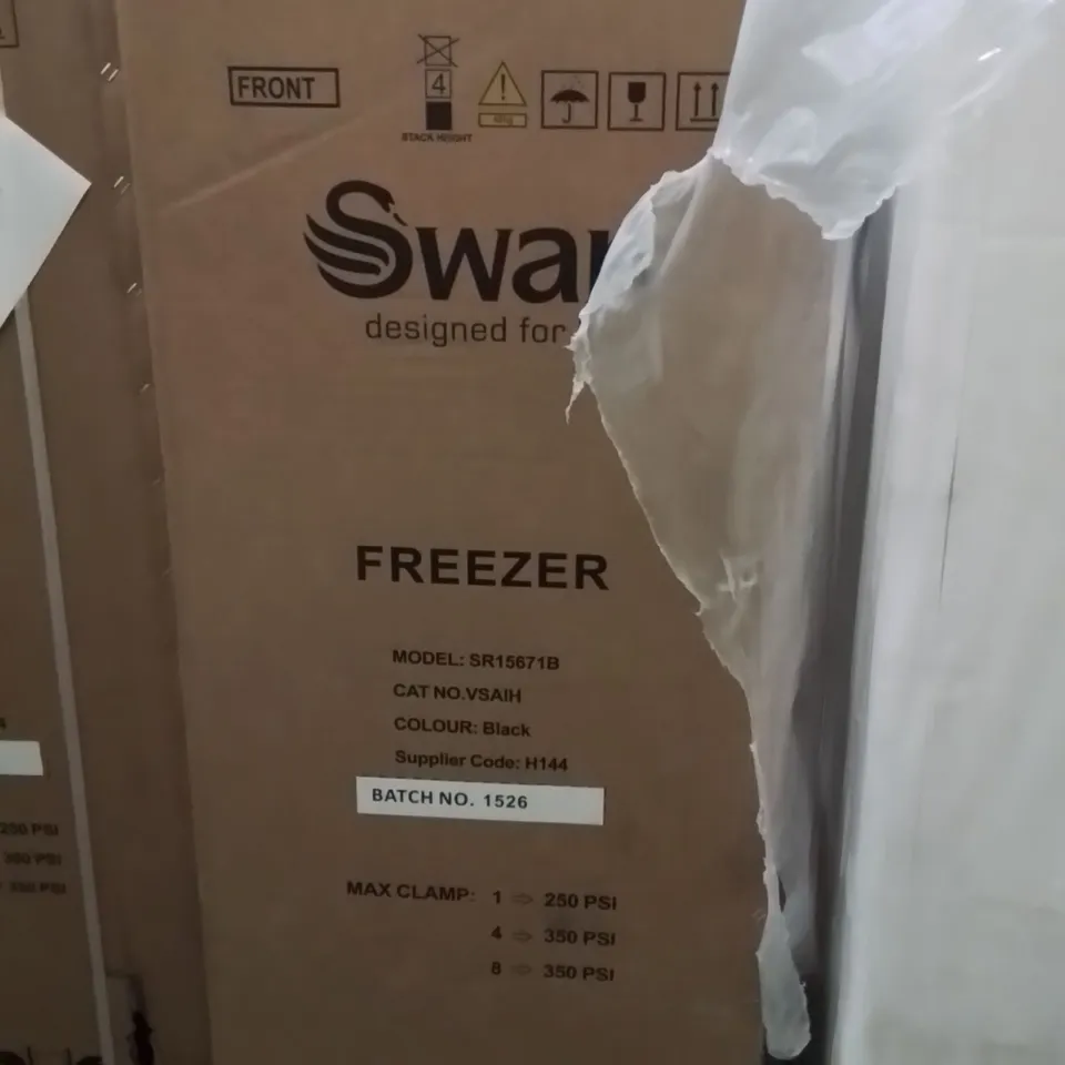 BOXED SWAN SR15671B 143CM HIGH, 55CM WIDE TALL FREEZER - BLACK