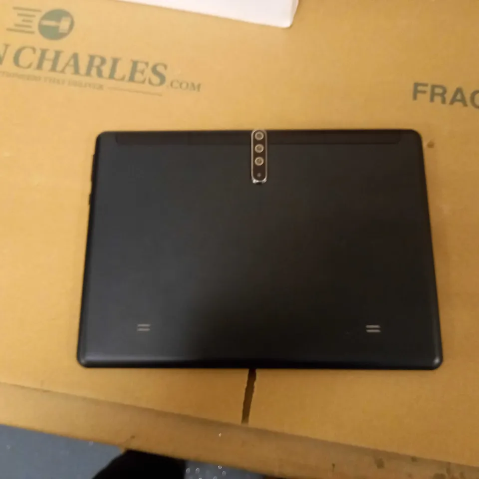 BLACK TOUCH SCREEN TABLET - BOXED (NO ACCESSORIES)