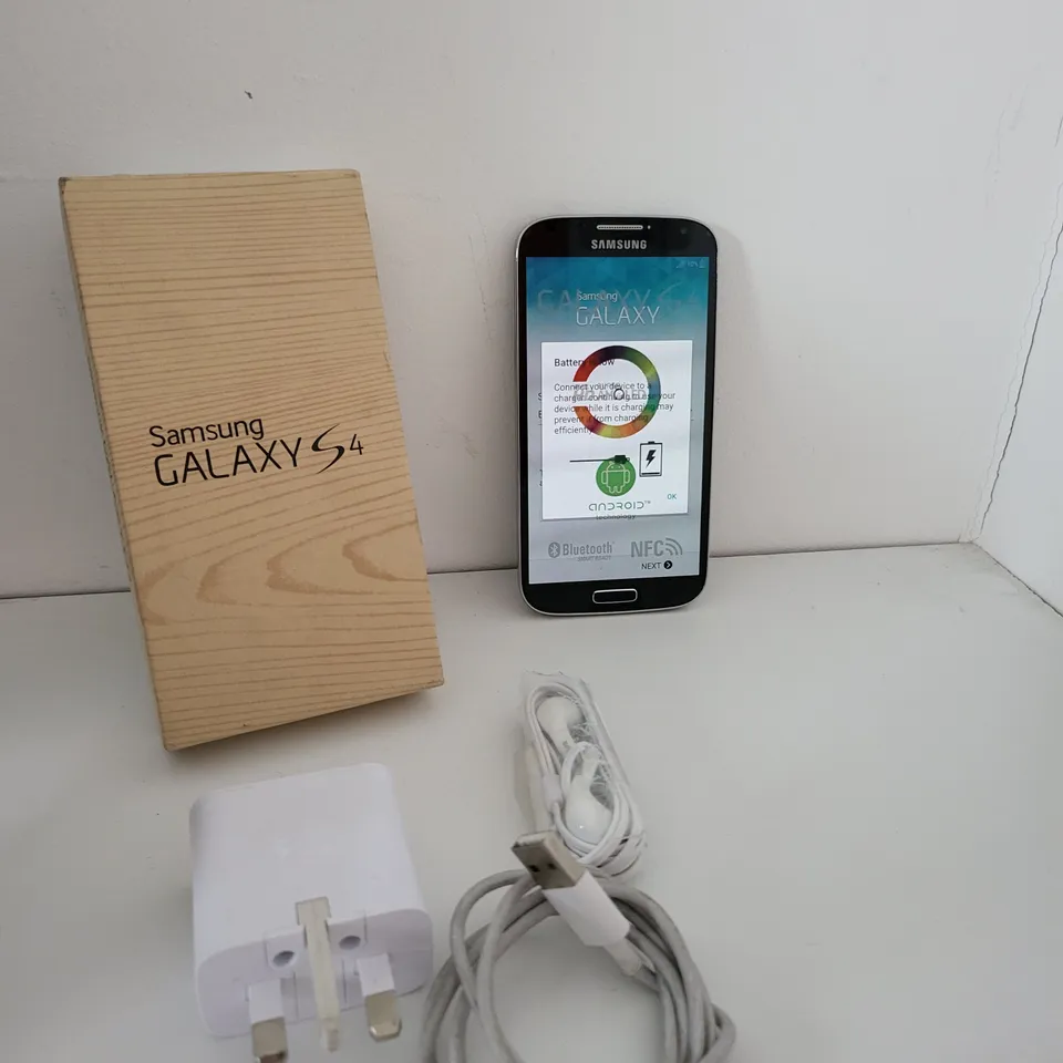 BOXED SAMSUNG GALAXY S4 16GB ANDROID SMART PHONE