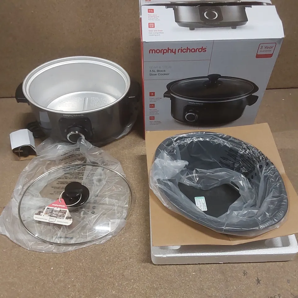 BOXED MORPHY RICHARDS 3.5L SLOW COOKER 