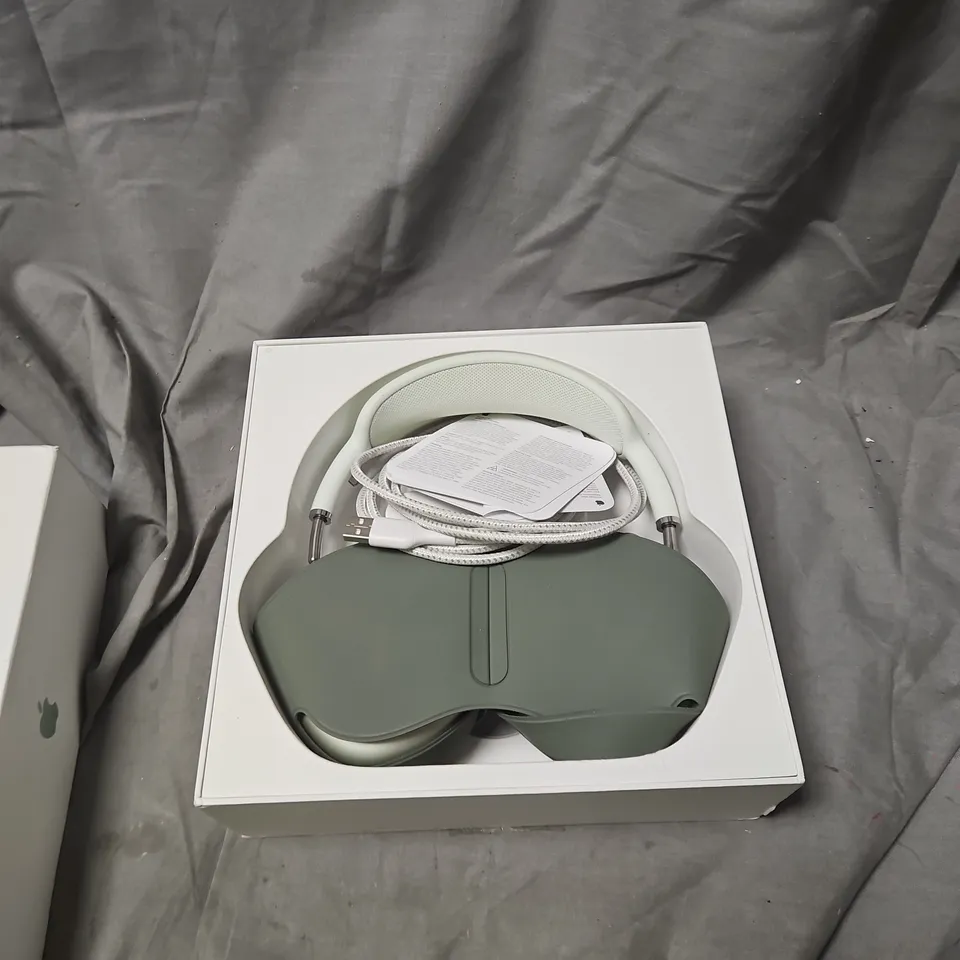 APPLE AIRPODS MAX WITH SMART CASE 