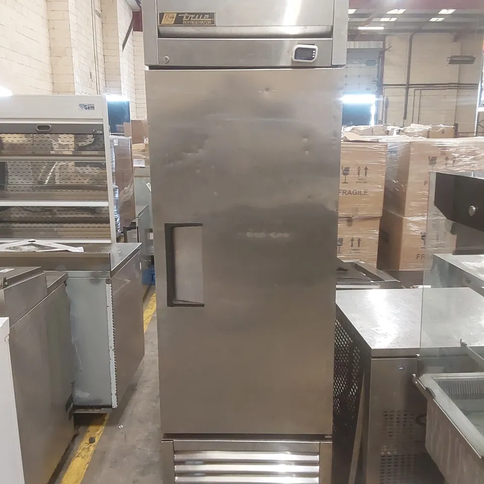 TRUE T-SERIES 1 DOOR COMMERCIAL CABINET FRIDGE T-23
