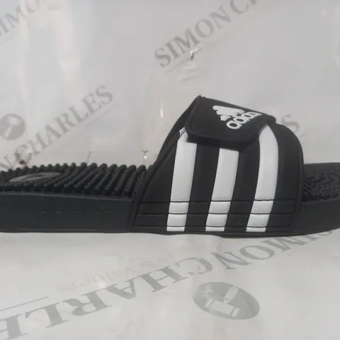 PAIR OF ADIDAS ADISSAGE SLIDERS IN BLACK/WHITE UK SIZE 9